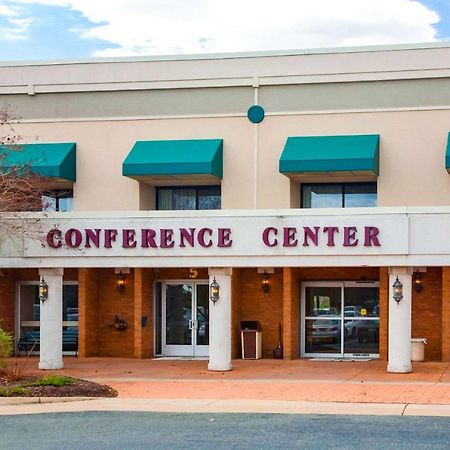 Clarion Hotel & Suites Convention Center Fredericksburg Ngoại thất bức ảnh